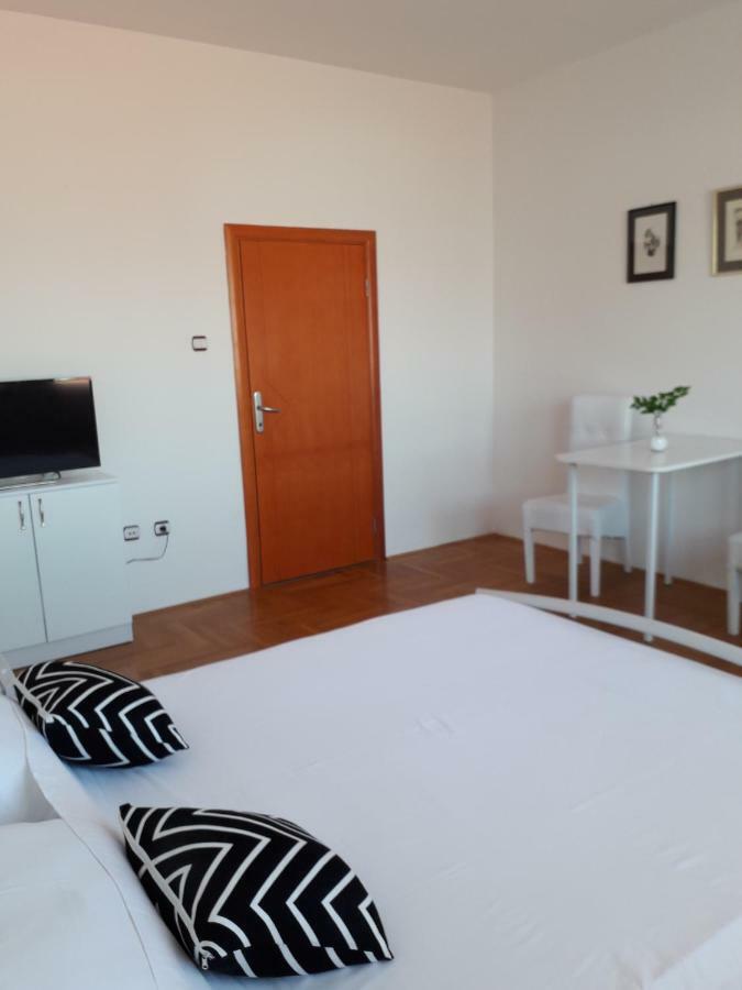 Apartman Dunja Ns 2 Novi Sad Exteriér fotografie