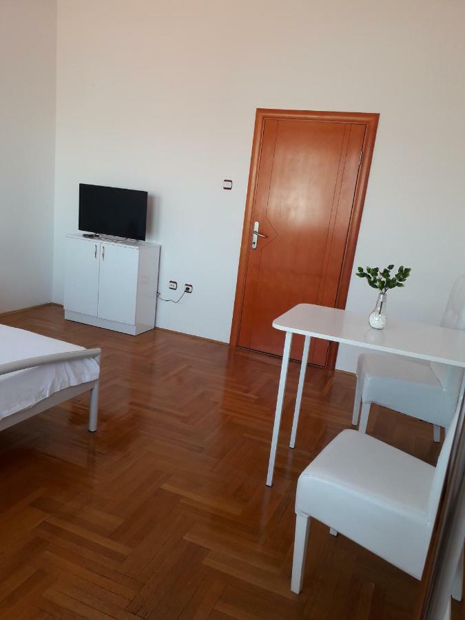 Apartman Dunja Ns 2 Novi Sad Exteriér fotografie